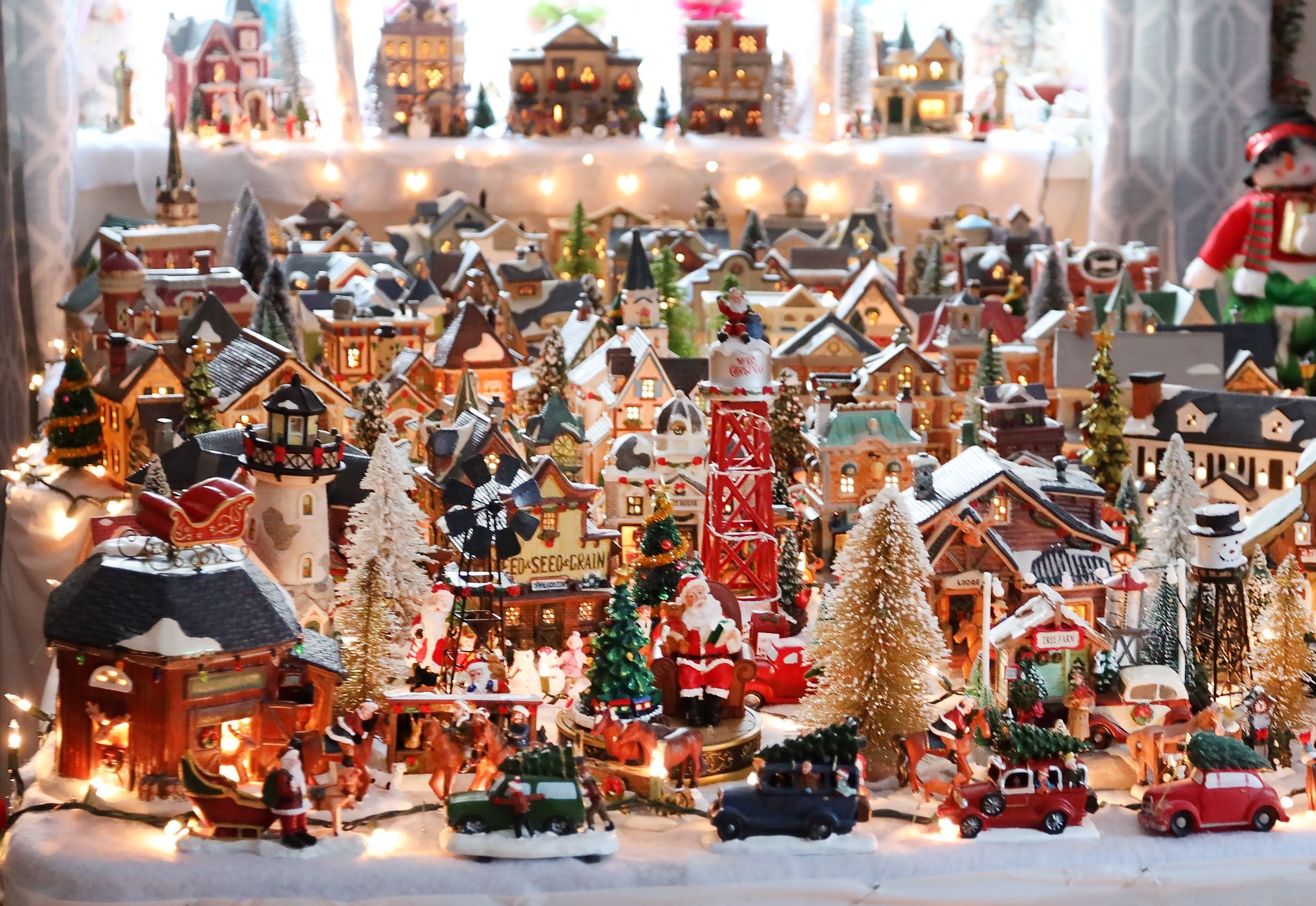 A Christmas tradition: A village in the village — Waterbury Roundabout